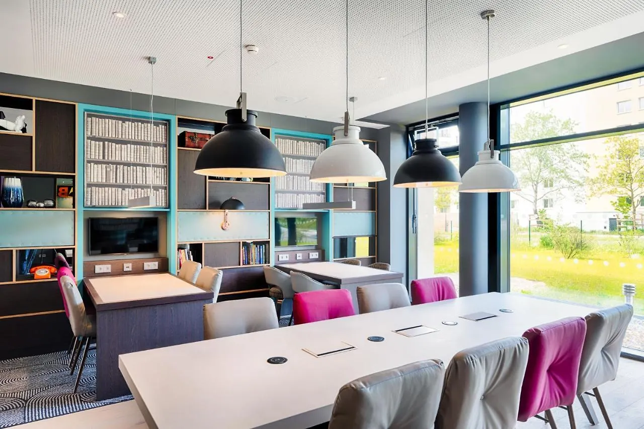 Отель Premier Inn Berlin Airport