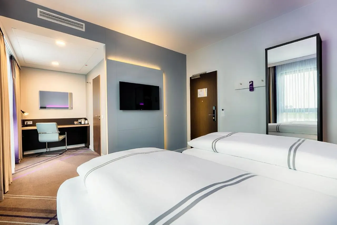 Premier Inn Berlin Airport 3*,