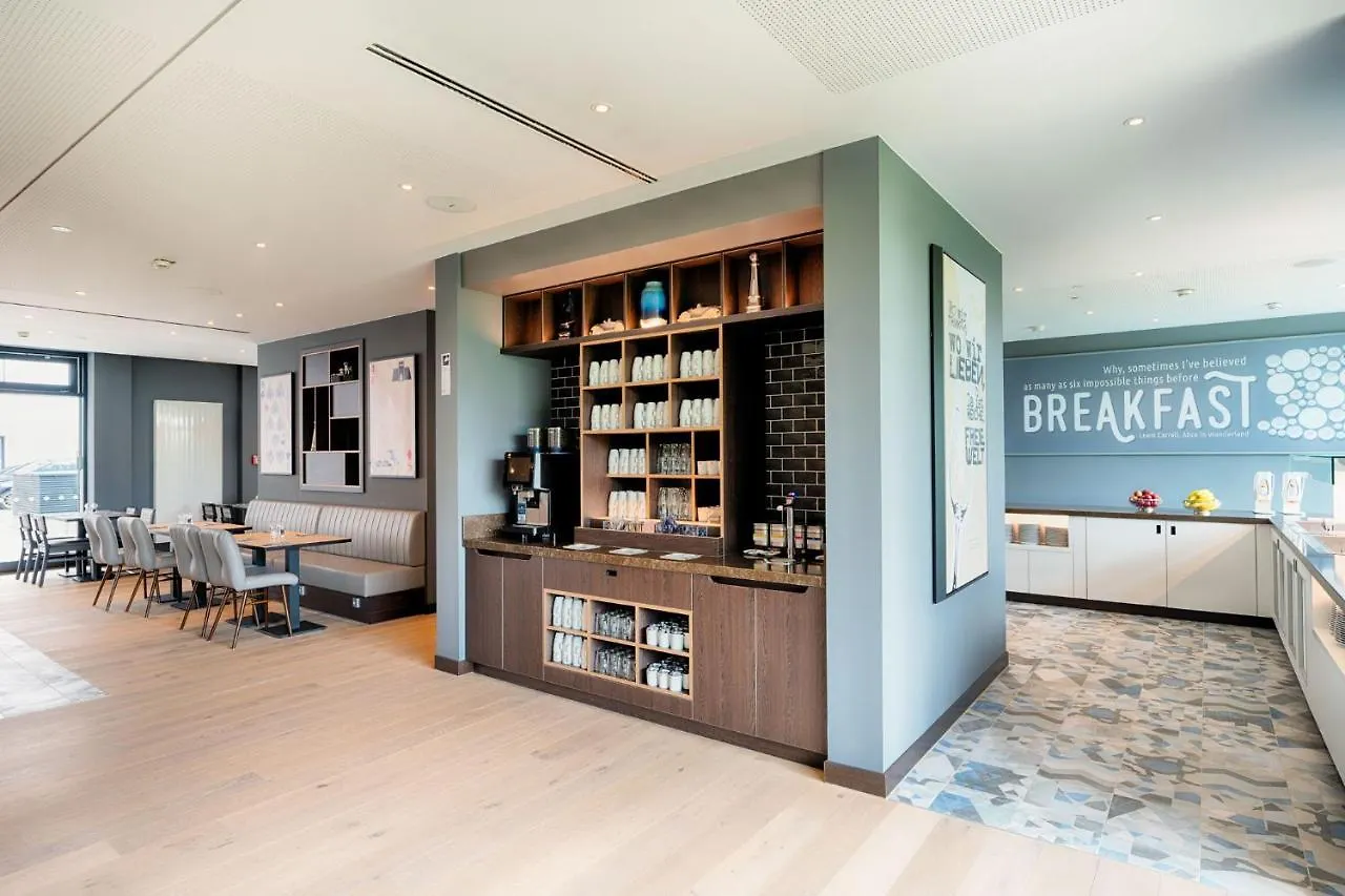 Premier Inn Berlin Airport 3*,